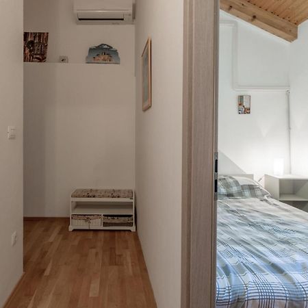 2 Bedroom Stunning Home In Bale Exteriér fotografie