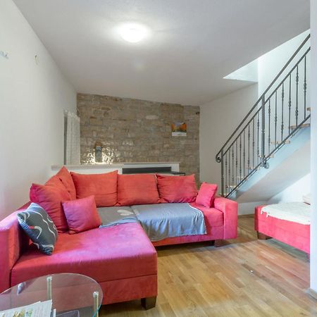 2 Bedroom Stunning Home In Bale Exteriér fotografie