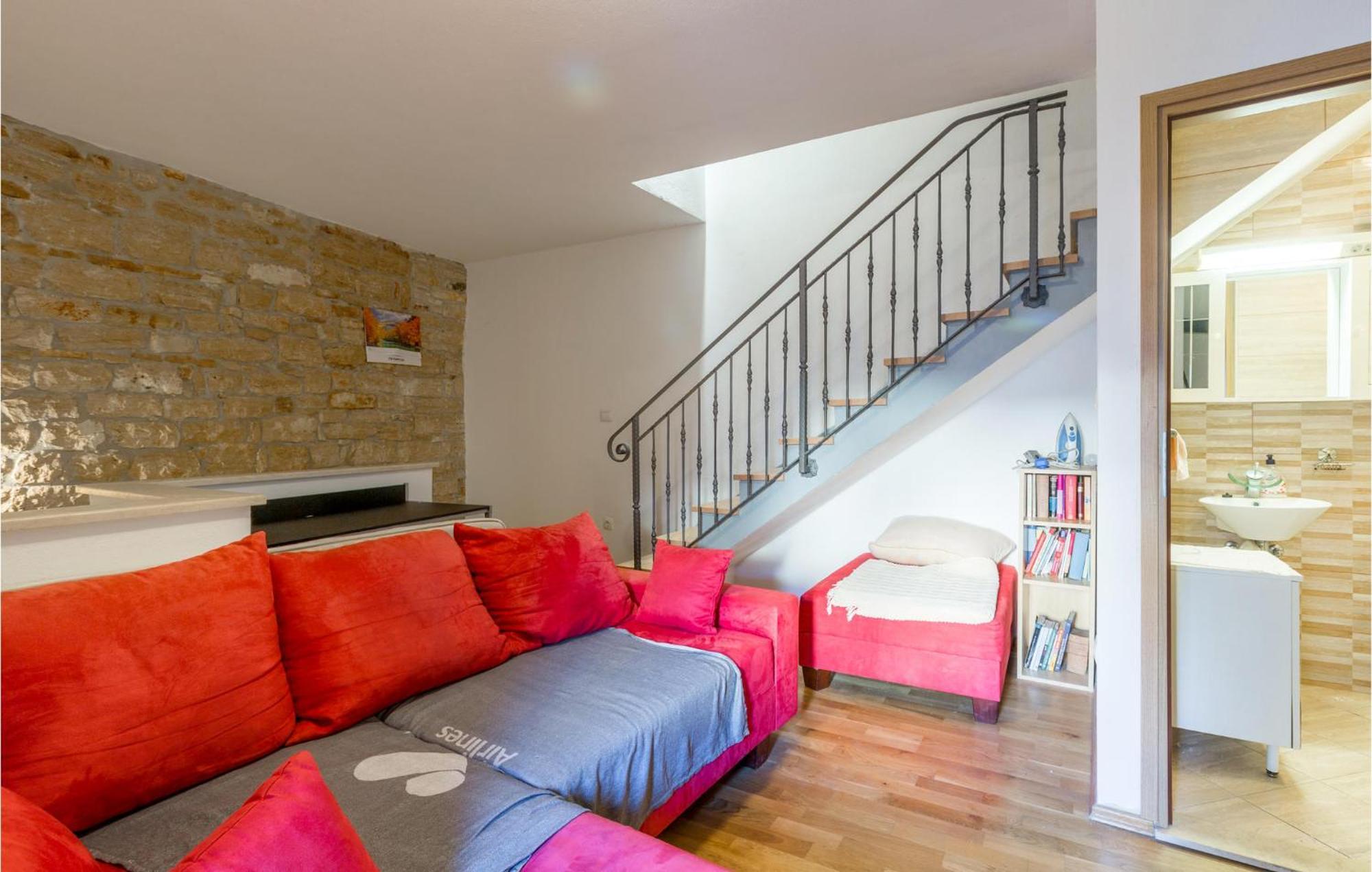 2 Bedroom Stunning Home In Bale Exteriér fotografie