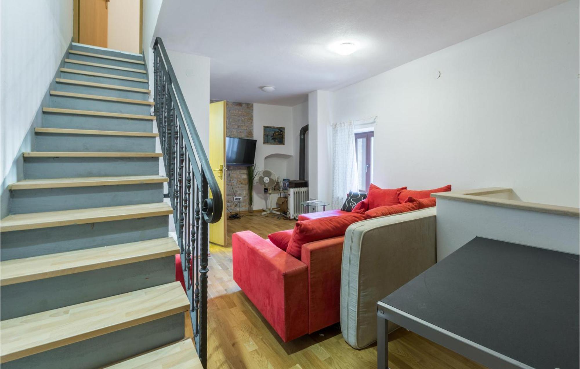2 Bedroom Stunning Home In Bale Exteriér fotografie
