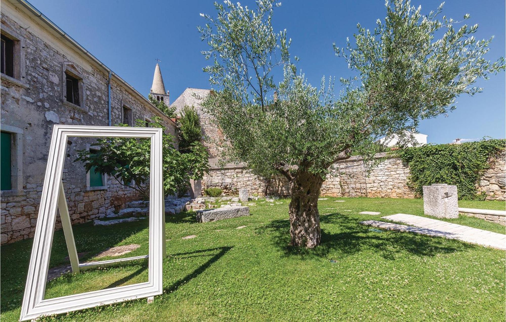 2 Bedroom Stunning Home In Bale Exteriér fotografie