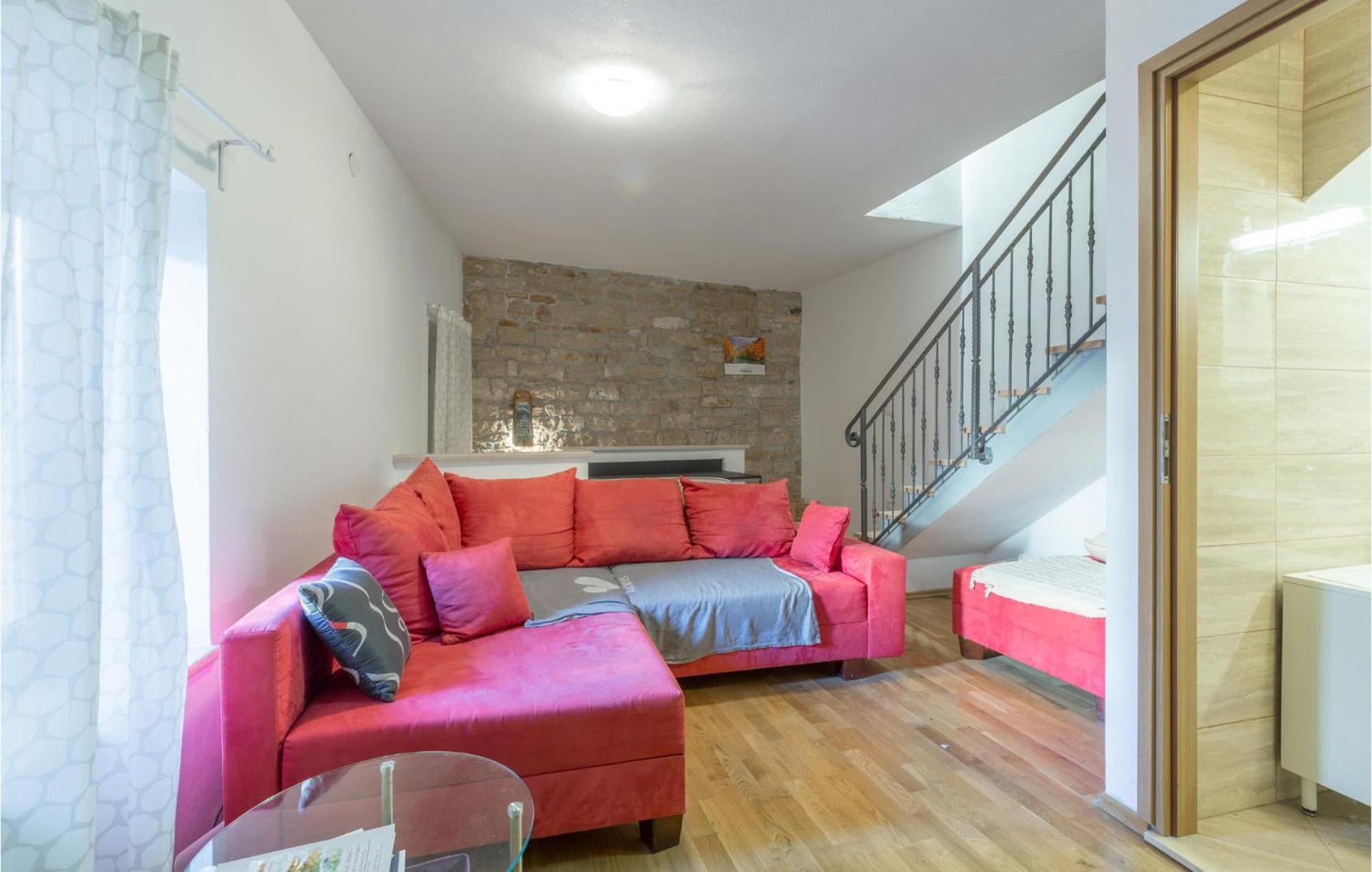 2 Bedroom Stunning Home In Bale Exteriér fotografie